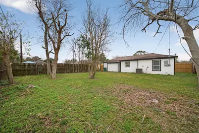 5962 Belcrest Street, Houston, TX 77033 - Photo 27