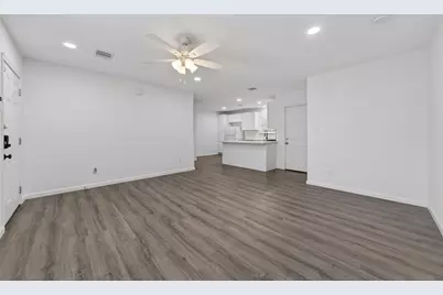 5962 Belcrest Street, Houston, TX 77033 - Photo 3