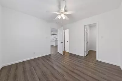 5962 Belcrest Street, Houston, TX 77033 - Photo 15