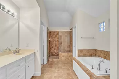 919 E 36th Street, Houston, TX 77022 - Photo 9