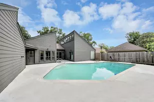 16502 Craighurst Dr, Houston, TX 77059 - Photo 9