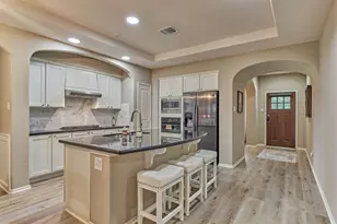 23 Douvaine Ct, The Woodlands, TX 77382 - Photo 11
