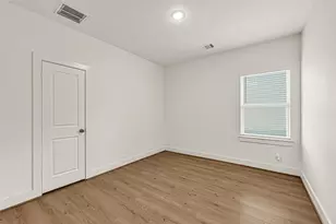 1405 E 33rd St, Houston, TX 77022 - Photo 23
