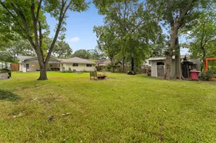 1910 Forest Hill Blvd, Houston, TX 77023 - Photo 3