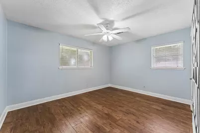 1910 Forest Hill Boulevard, Houston, TX 77023 - Photo 35