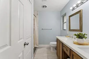 1910 Forest Hill Blvd, Houston, TX 77023 - Photo 33