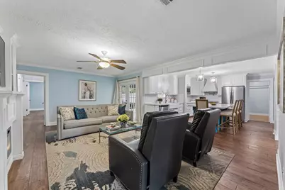 1910 Forest Hill Boulevard, Houston, TX 77023 - Photo 9