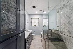 1910 Forest Hill Blvd, Houston, TX 77023 - Photo 27