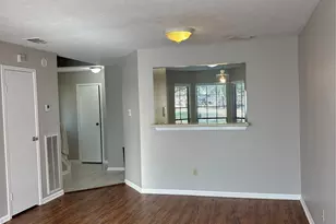 17281 Saturn Ln, Houston, TX 77058 - Photo 5