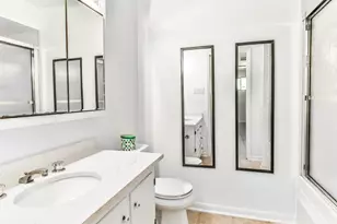 2009 Stoney Brook Dr, Houston, TX 77063 - Photo 17