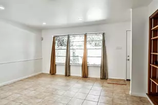 2009 Stoney Brook Dr, Houston, TX 77063 - Photo 5