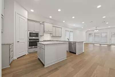 319 Silver Sage, Conroe, TX 77304 - Photo 9