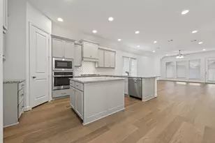 319 Silver Sage, Conroe, TX 77304 - Photo 9