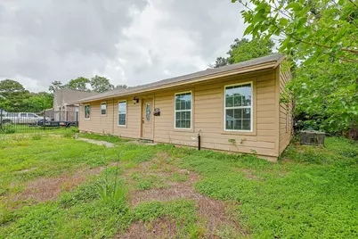 5839 Southurst Street, Houston, TX 77033 - Photo 3