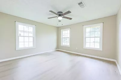 5839 Southurst Street, Houston, TX 77033 - Photo 13