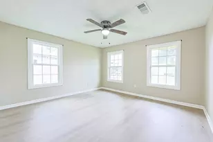 5839 Southurst St, Houston, TX 77033 - Photo 13