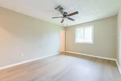 5839 Southurst Street, Houston, TX 77033 - Photo 11