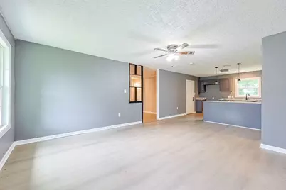 5839 Southurst Street, Houston, TX 77033 - Photo 5