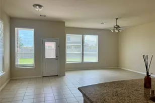 13201 Anchor Isle Ct, Texas City, TX 77568 - Photo 3