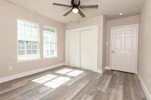 210 W Grange St, Weimar, TX 78962 - Photo 9