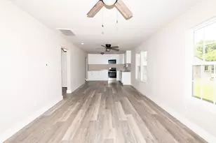 210 W Grange St, Weimar, TX 78962 - Photo 3