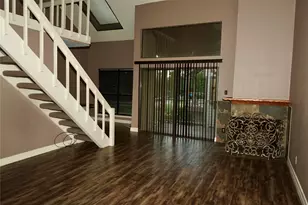 8275 Sands Point Dr, Houston, TX 77036 - Photo 3