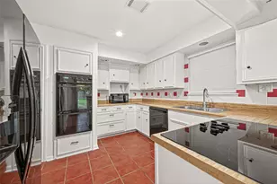 1414 Hitherfield Dr, Sugar Land, TX 77498 - Photo 37