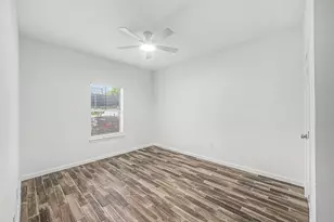 830 Threadneedle St, Houston, TX 77079 - Photo 13