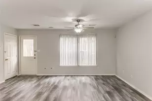 1722 Redwing Bluff Dr, Houston, TX 77009 - Photo 9