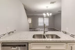 1722 Redwing Bluff Dr, Houston, TX 77009 - Photo 5