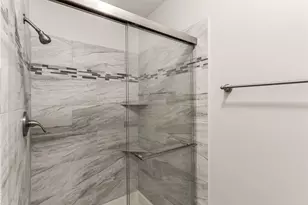 1722 Redwing Bluff Dr, Houston, TX 77009 - Photo 21