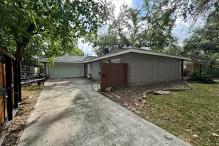 1907 Ashford Hollow Ln, Houston, TX 77077 - Photo 5