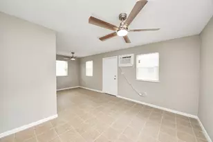 3914 Hoffman St St, Houston, TX 77026 - Photo 9