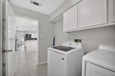 7614 Rollingbrook Drive, Houston, TX 77071 - Photo 25