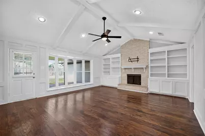 7614 Rollingbrook Drive, Houston, TX 77071 - Photo 13