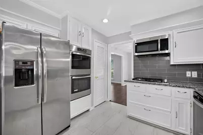 7614 Rollingbrook Drive, Houston, TX 77071 - Photo 23