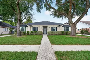 7614 Rollingbrook Dr, Houston, TX 77071 - Photo 3