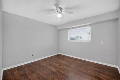7614 Rollingbrook Drive, Houston, TX 77071 - Photo 33