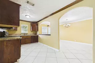1213 W Sidnor St, Alvin, TX 77511 - Photo 27