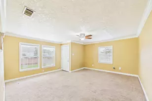 1213 W Sidnor St, Alvin, TX 77511 - Photo 13
