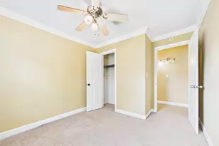 1213 W Sidnor St, Alvin, TX 77511 - Photo 23