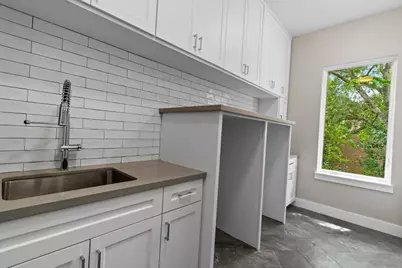 2341 Maroneal St, Houston, TX 77030 - Photo 33