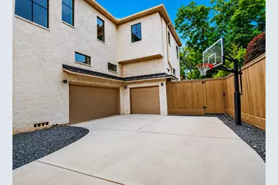 2341 Maroneal St, Houston, TX 77030 - Photo 3