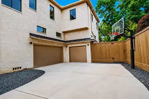 2341 Maroneal St, Houston, TX 77030 - Photo 3