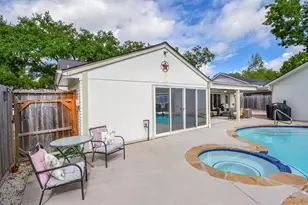 2930 Kevin Ln, Houston, TX 77043 - Photo 15