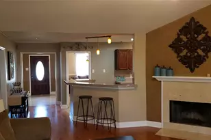 205 Sharnoll Cir, League City, TX 77573 - Photo 5