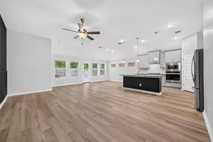 2805 Bretton Woods Dr, Conroe, TX 77301 - Photo 3
