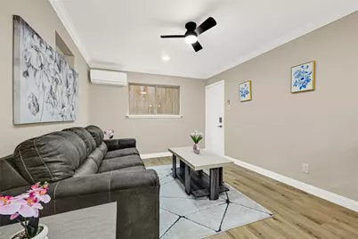 1607 Welch Street #6, Houston, TX 77006 - Photo 11