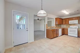 119 Horn Ct, Baytown, TX 77523 - Photo 11