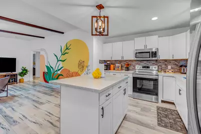 5918 Lattimer Drive, Houston, TX 77035 - Photo 9